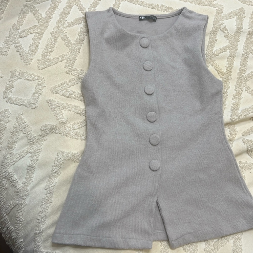 ZARA 6 Button down sleeveless super soft sweater Taupe Size S